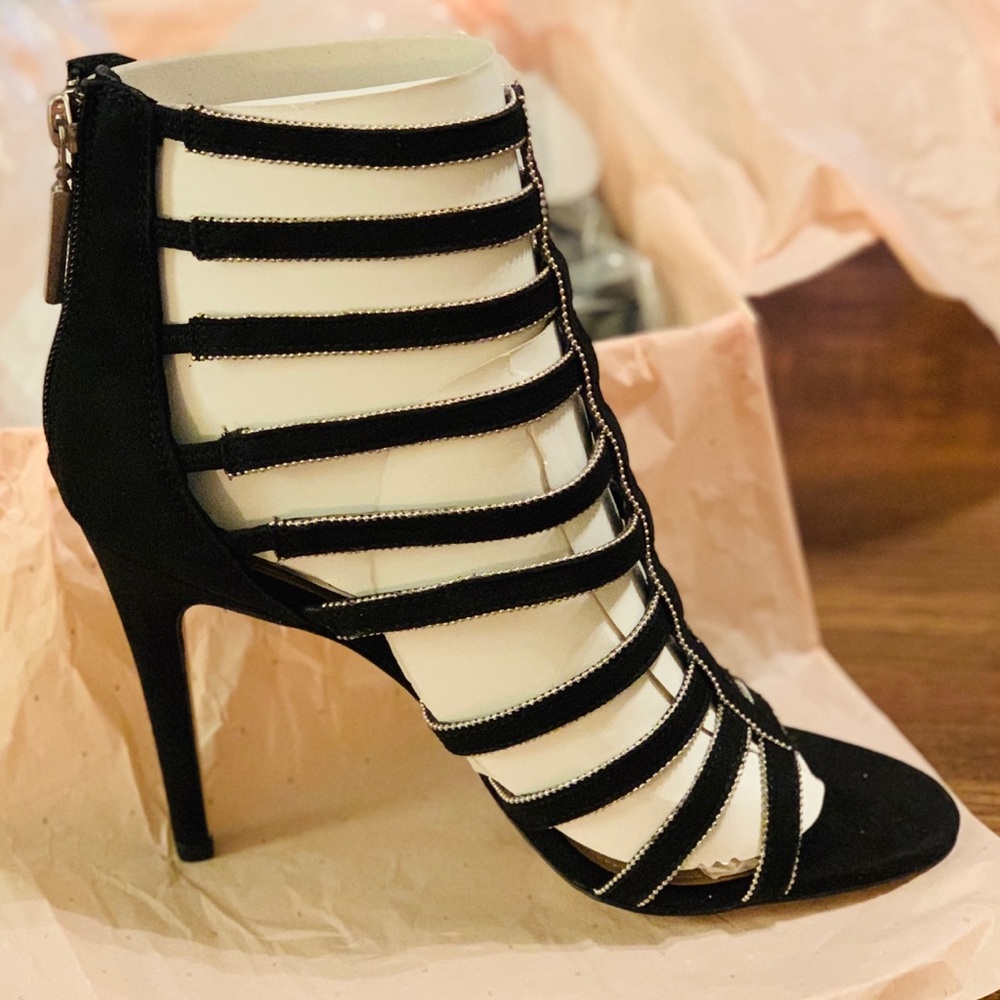🆕 BCBG Jacqueline Microsuede Caged Heels size 8